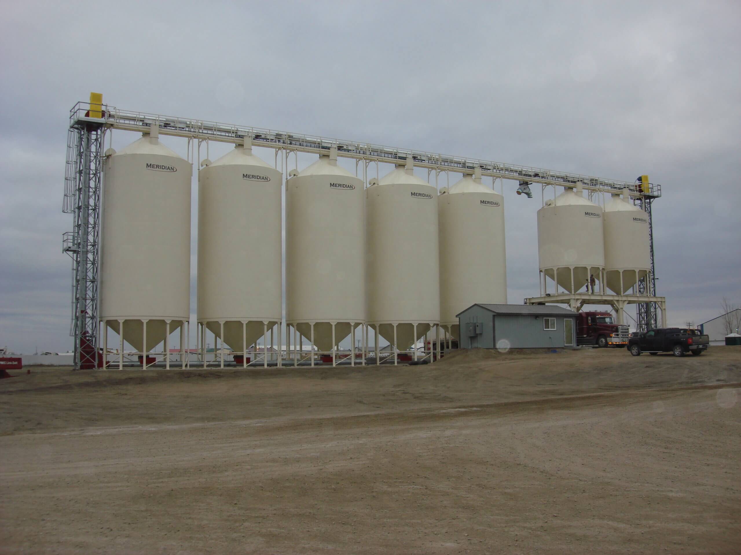 Meridian manufcturingSand Silos