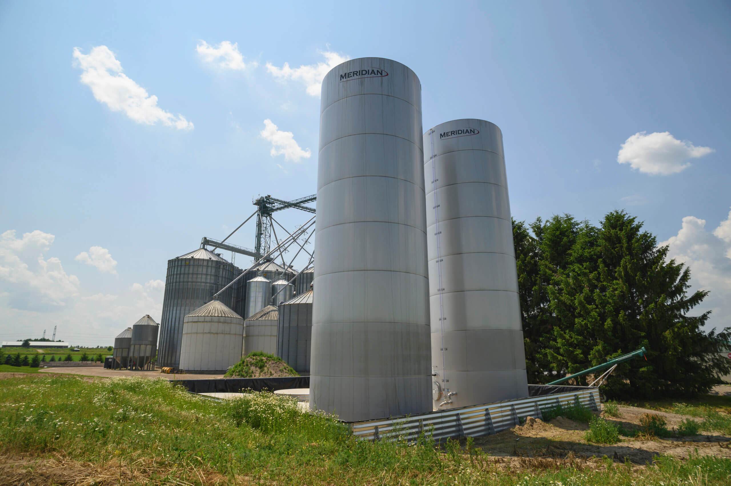 Meridian manufcturingOn-Farm Stainless Steel Tanks