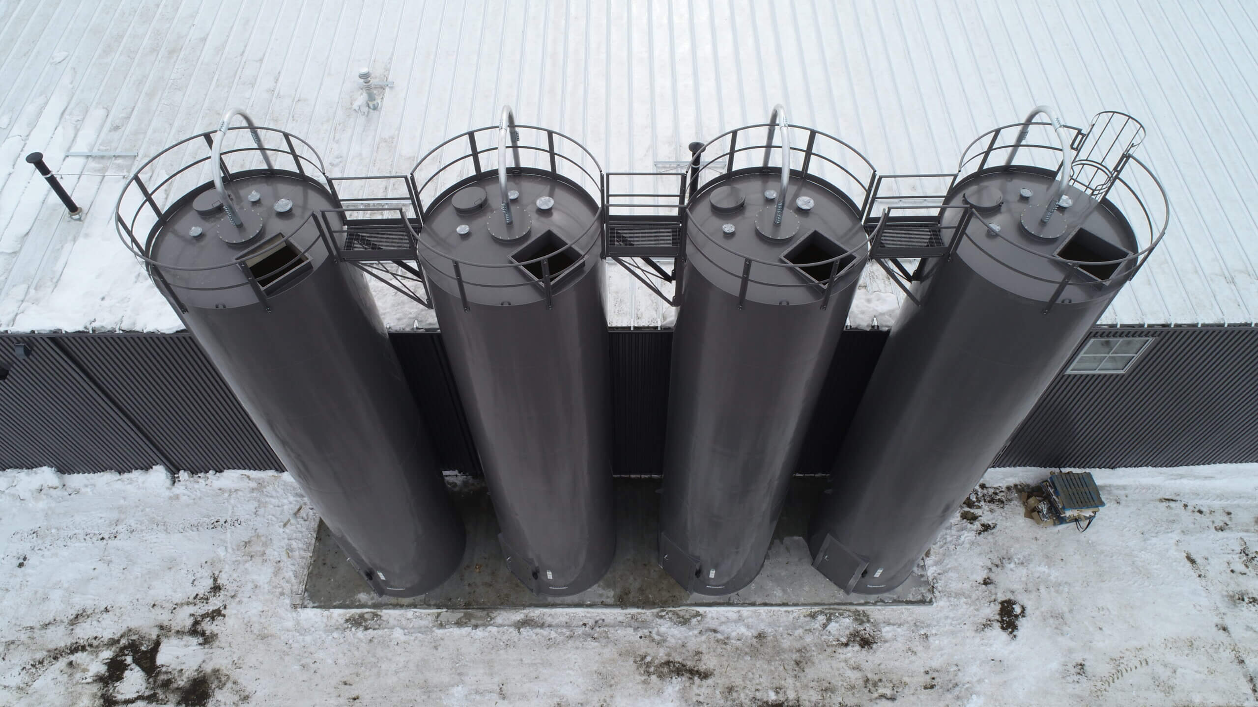 Meridian manufcturingPlastics Silos